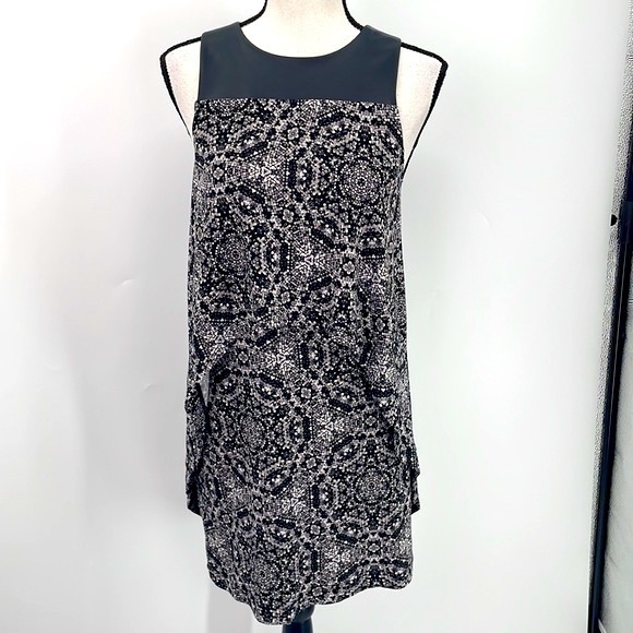 NWT BCBGeneration faux leather detail sleeveless mini shift dress small - Picture 1 of 11